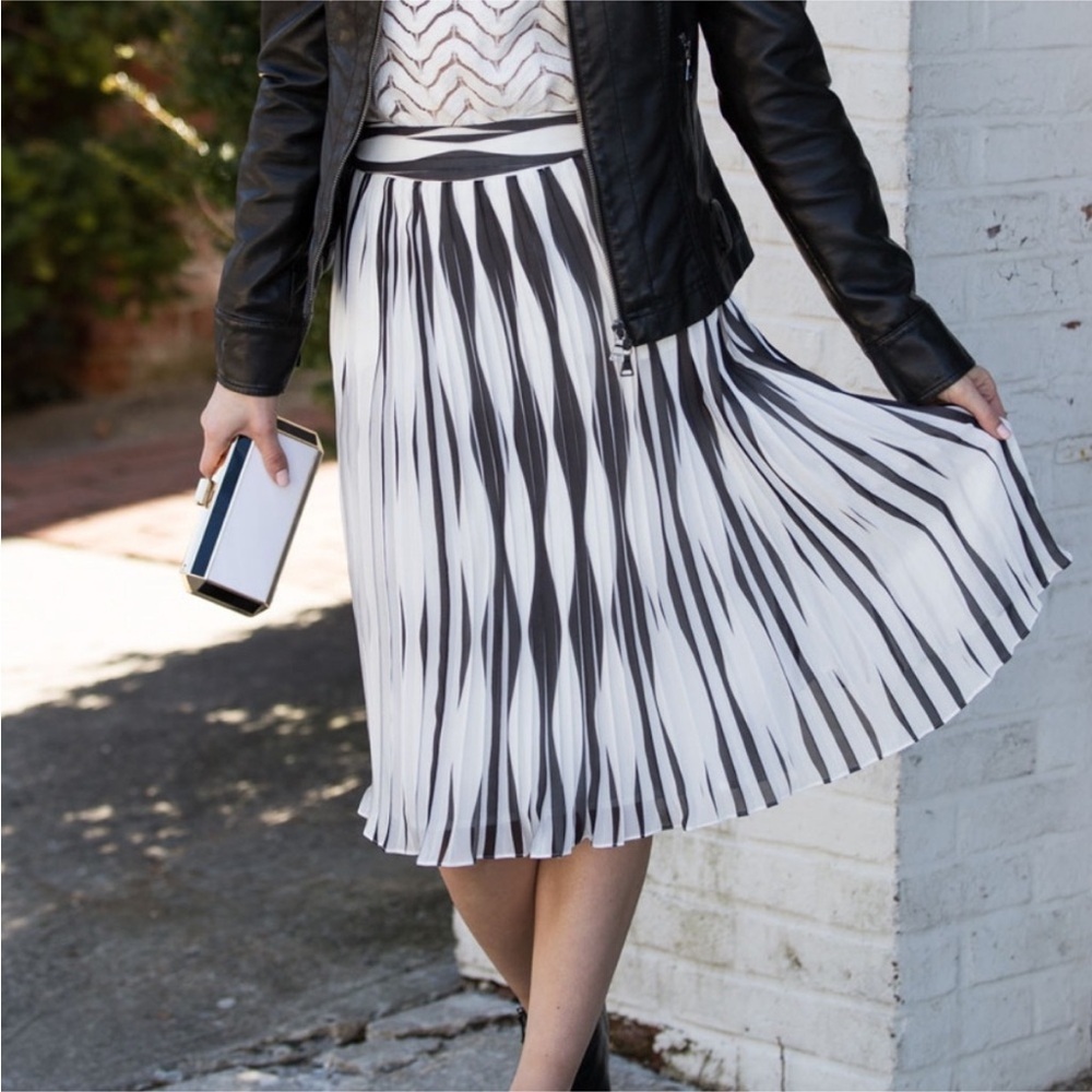 Anne Fontaine Cassandra Pleated Midi Skirt Black White Graphic Stripe 42 10